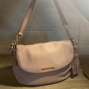 MICHAEL KORS Bedford Pebble Leather Tassel Medium Crossbody